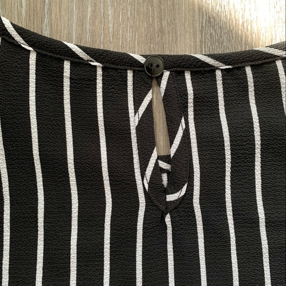 Striped blouse with tie - Picture 5 of 5